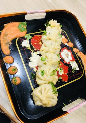 A picture of Momos.