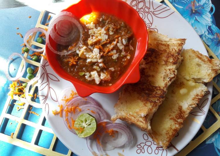 Get Lunch of Paneer cheese pav bhaji