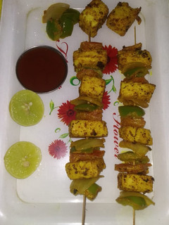 तवा पनीर टिक्का (tawa paneer tikka recipe in Hindi) रेसिपी मुख्य फोटो