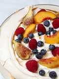 Pavlova alla Frutta Estiva