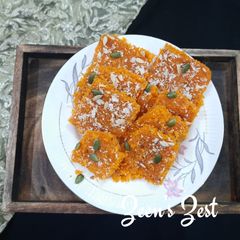 A picture of Coconut Burfi.