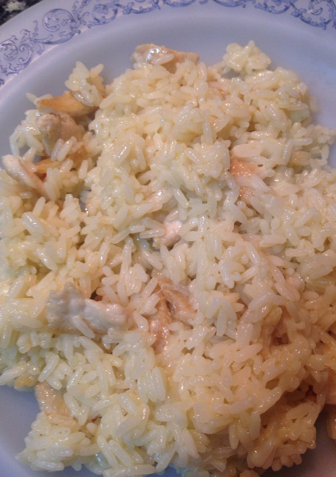 Una foto de Arroz con pollo y queso