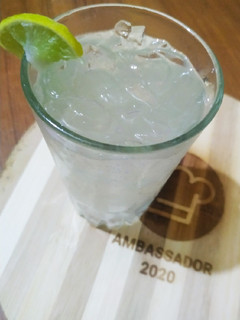 A picture of 🍋 lemonade.