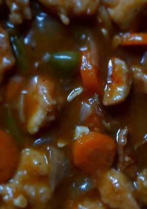 হট অ্যান্ড সাওর ক্যারোট চিকেন (Hot and sour carrot chicken recipe in Bengali) রেসিপির প্রধান ছবি