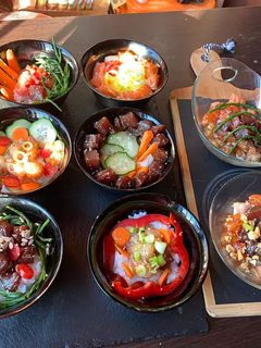 Foto di Coppette di riso verdure e pesce