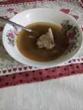 Caldo de Hueso Carnudo con Lentejas