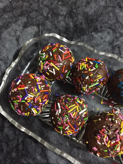 A picture of Chocolate balls.