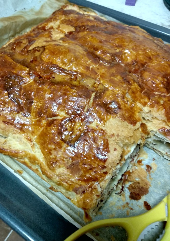Una foto de Empanada de cecina y queso de cabra
