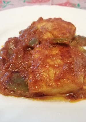 Una foto de Bacalao con tomate