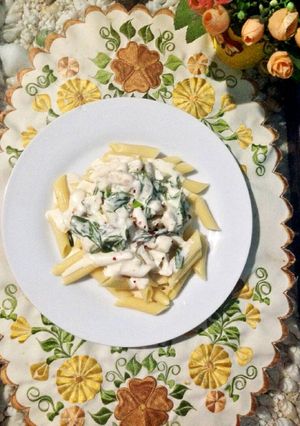 Foto resep Chicken & spinach cream pasta