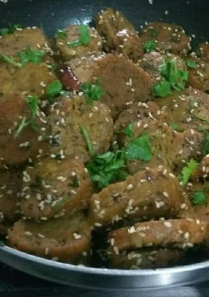 A picture of Steamed muthiyas.