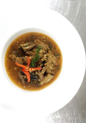Hình của món Lươn chiên giòn xốt tiêu xanh.