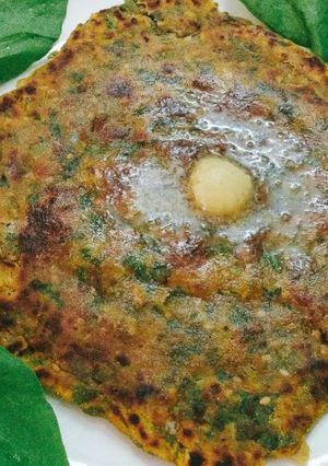 A picture of Missa Palak Paratha.