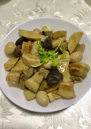 Hình của món Thịt heo kho măng.