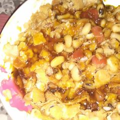 A picture of White beans golgappa chaat.
