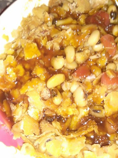 A picture of White beans golgappa chaat.