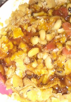 A picture of White beans golgappa chaat.