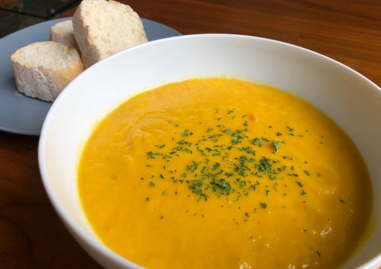 Vegetable soup, mainly carrot π₯