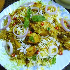 A picture of Handi Chicken Dum Biryani.