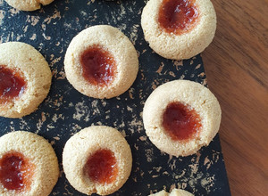 Una foto de Galletitas con harina de almendras, facilísimas!