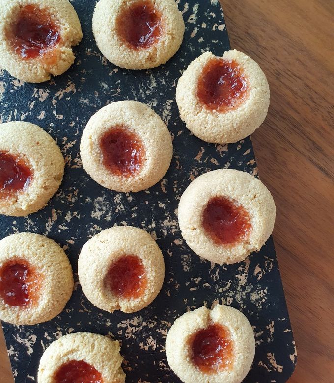 Una foto de Galletitas con harina de almendras, facilísimas!