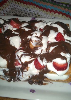 Foto di Mille foglie con uovo di Pasqua fondente panna e fragole 😋