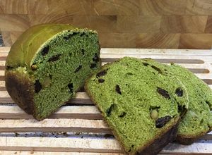 Foto principal de Pan de té Matcha con nueces y pasas (en panificadora)