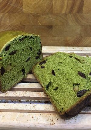 Una foto de Pan de té Matcha con nueces y pasas (en panificadora)