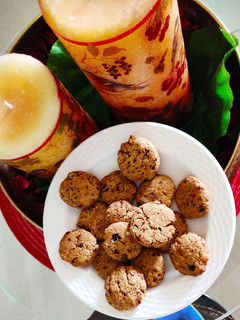 A picture of Peanut Butter and Choco Chip cookies.