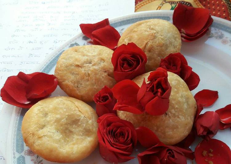 Special mawa sweet kachori