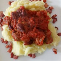 A picture of Bangers beans and mash.