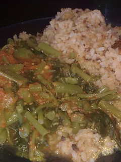 Una foto de Pollo c/ Verdolagas en salsa de Jitomate