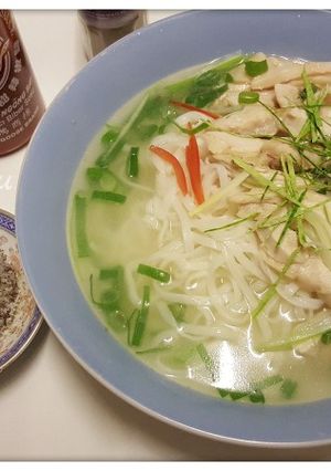 Hình của món Phở Gà Xa Xứ #cleaneating.