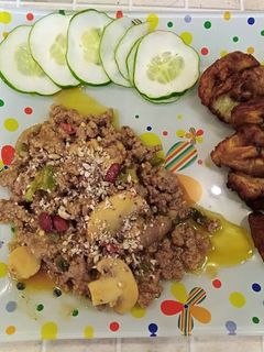 Una foto de Picadillo de carne de pavo con champiñones lasqueados y maní