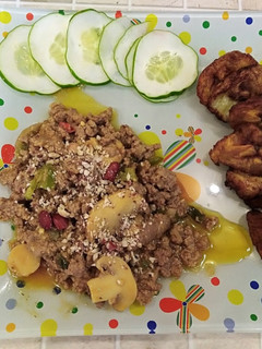 Una foto de Picadillo de carne de pavo con champiñones lasqueados y maní