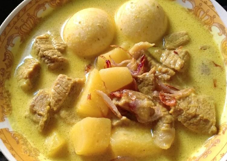 Resep Opor daging sapi, telur & kentang Lezat Resep Enak