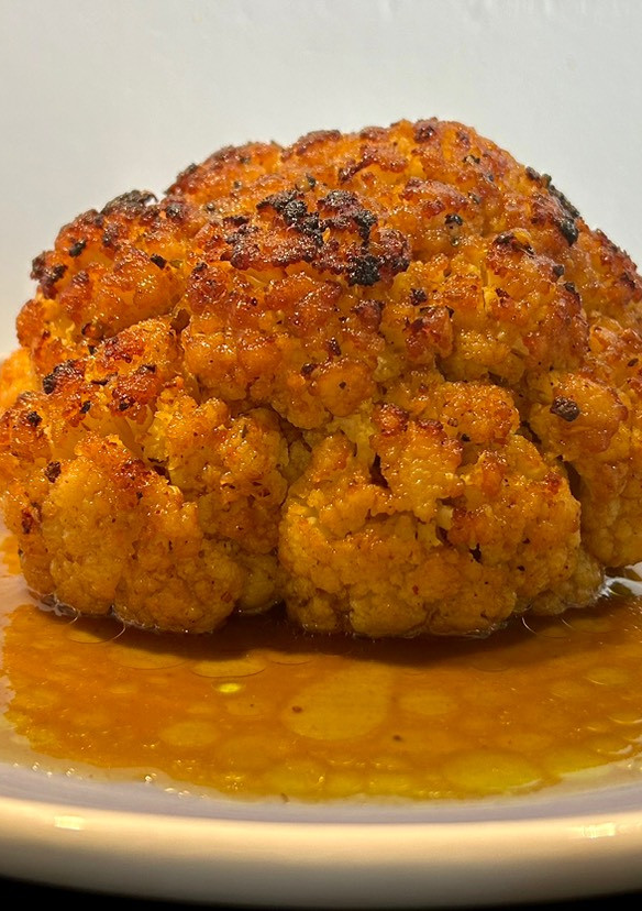 Una foto de Coliflor asada