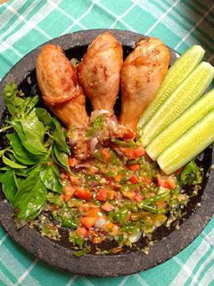 Foto resep Ayam Goreng Sambal Pecak