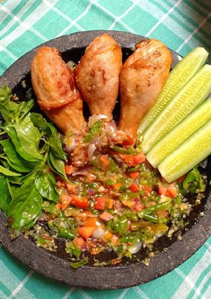 Foto resep Ayam Goreng Sambal Pecak