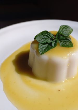 Una foto de Panna Cotta de piña