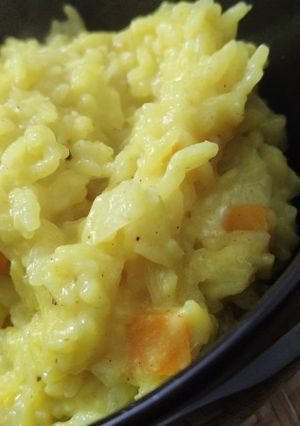 Una foto de Arroz con pollo al curry