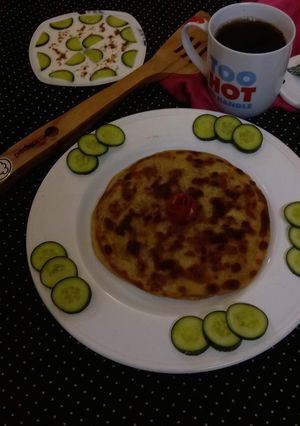 A picture of Aloo filling paratha.