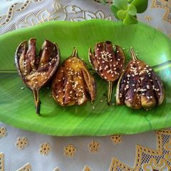 A picture of Baingan Bhaja.