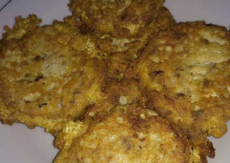 Cara mudah Membuat Telur mini isi bandeng, Enak