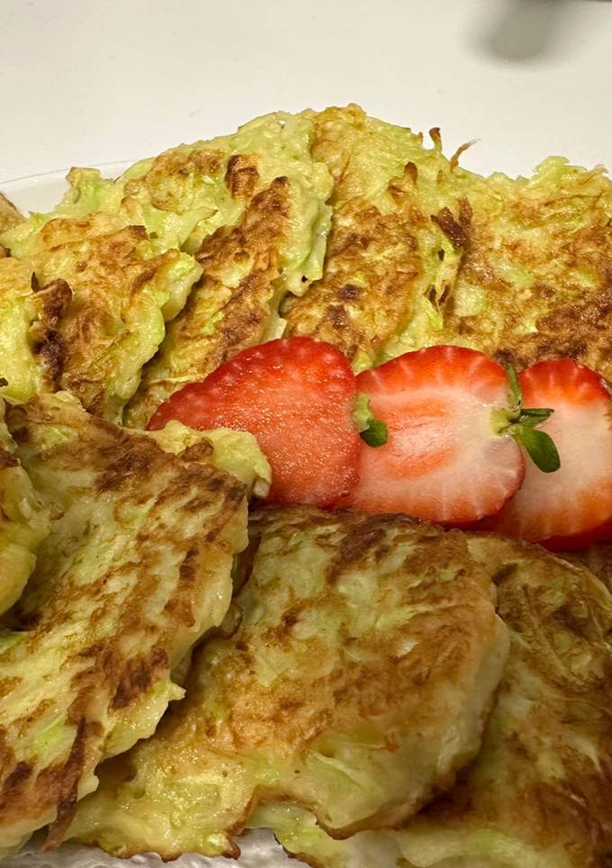 Солодкі оладки з кабачка