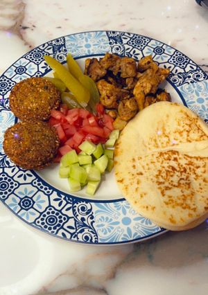 A picture of Shawarma Plate.