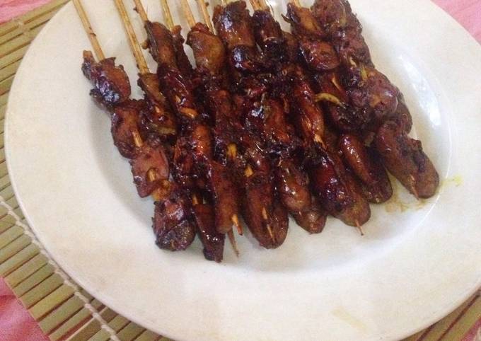 Wajib coba! Bagaimana cara membuat Sate jantung ayam bumbu kecap pedas manis dijamin sesuai selera