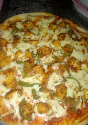 A picture of BBQ Pizza.