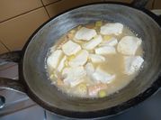 Gambar sup salmon dashi