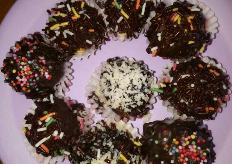  Resep  Bola bolu  coklat  oleh Eka Maulida Cookpad